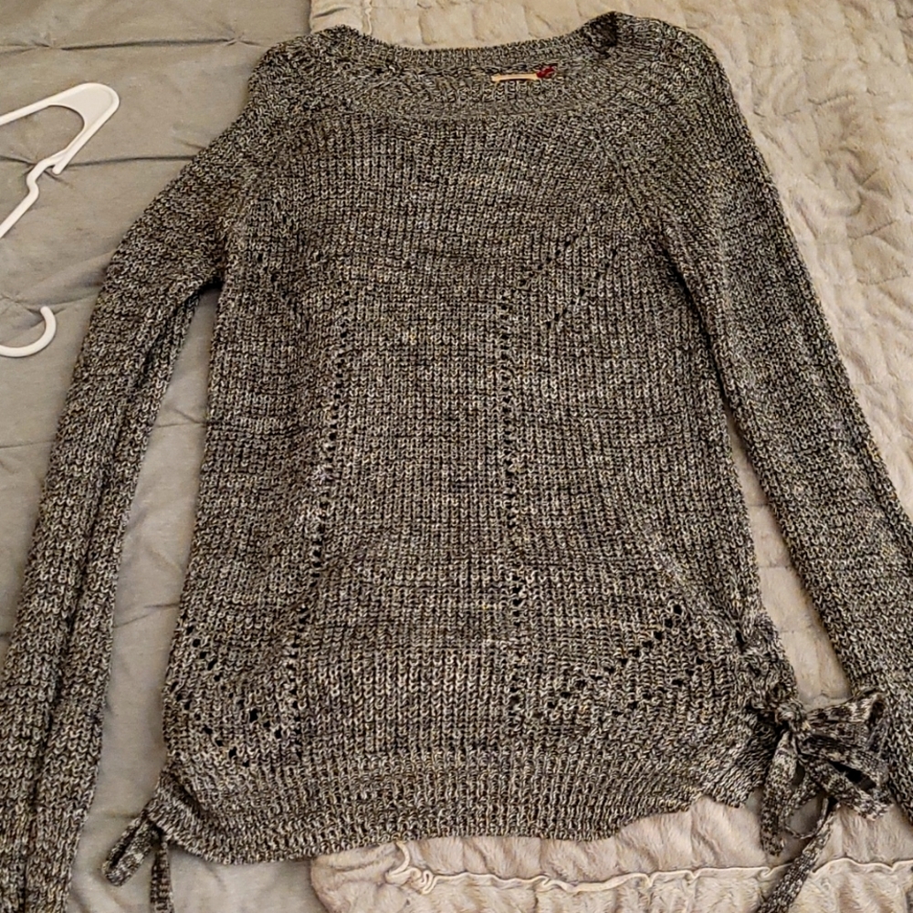 Gray long sleeve sweater